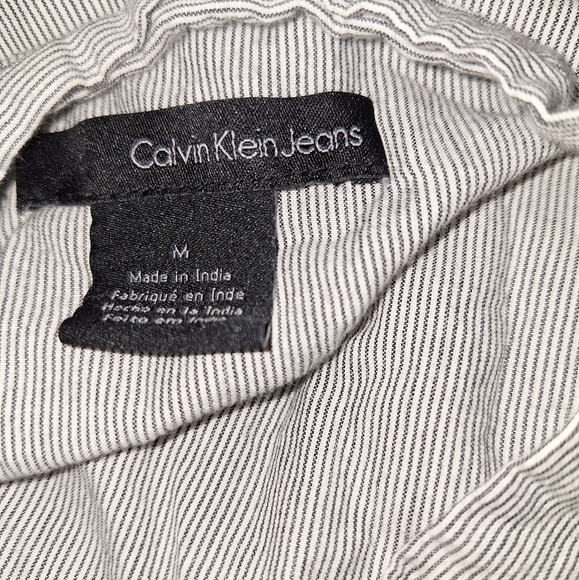 Calvin Klein pin striped button-down short sleeve blouse size medium - Picture 6 of 6